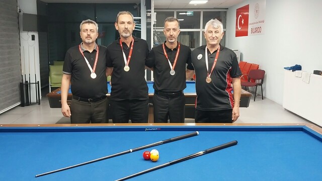 Edirne'de 3 bant bilardo turnuvasında Ünal İrci birinci oldu