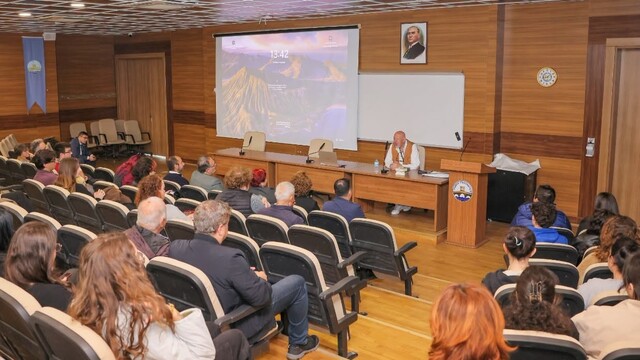 Edirne'de Kosova'dan gelen Ethem Baymak öğrencilerle buluştu