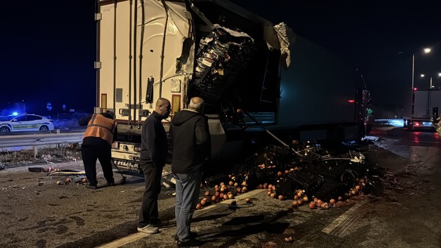 Edirne'de tur otobüsüyle tır çarpıştı: 10 yaralı