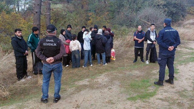 Edirne'nin Enez ilçesinde 18 kaçak göçmen yakalandı