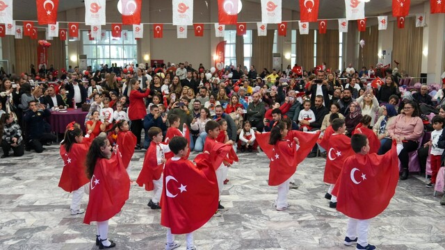 Efeler'de Cumhuriyet Bayramı coşkuyla kutlandı