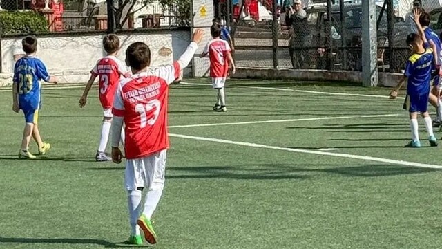 Minik sporcular Cumhuriyet için sahada mücadele etti