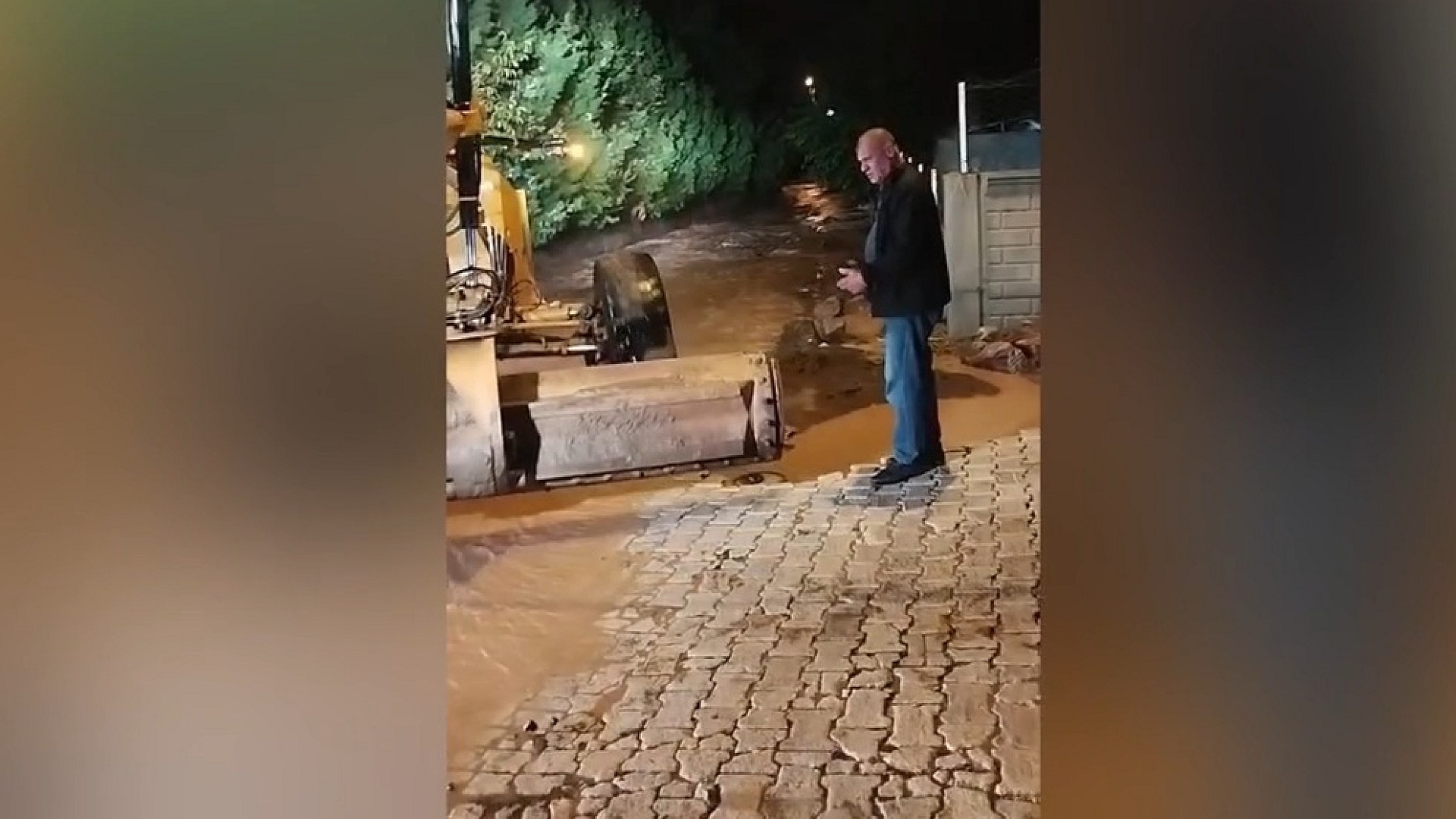 Elazığ'da sağanak yağış sele neden oldu, 30 bölgede su baskını