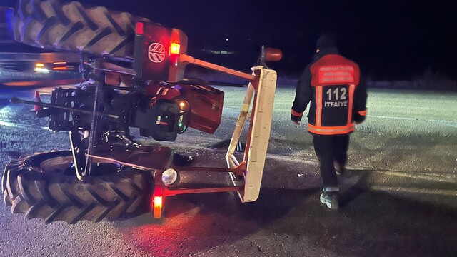 Elazığ'da traktör ile otomobil çarpıştı, 2 kişi yaralandı