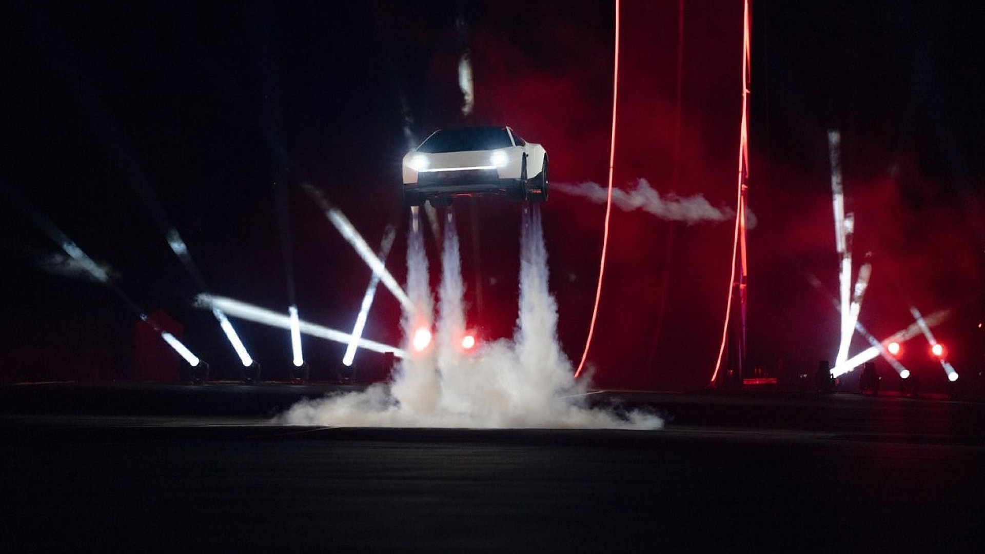 Elon Musk, SpaceX ve Tesla'nın birleşmesini değerlendirdi