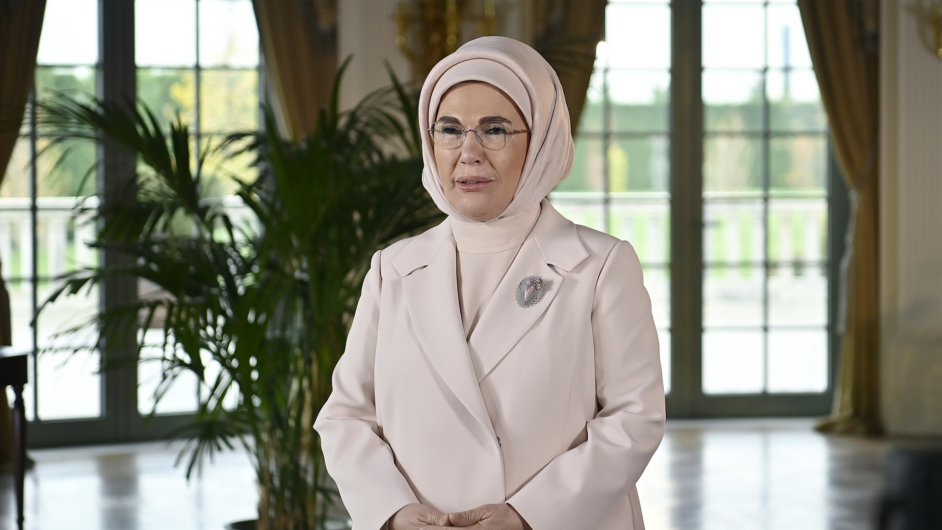 Emine Erdoğan, TDT Zirvesi'nde dayanışma mesajı verdi