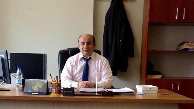 Erzincan'da adliye personeli çatıdan düştü