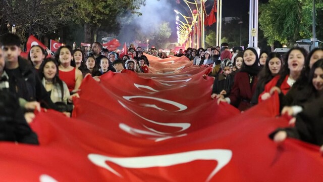Erzincan'da Cumhuriyet Bayramı dolayısıyla bayrak yürüyüşü