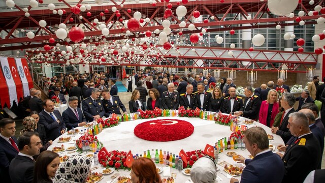 Erzincan'da Cumhuriyet'in 103. yılı resepsiyonla kutlandı