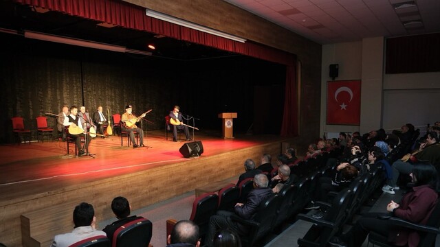Erzincan'da halk ozanları Aşıklar Gecesi'nde buluştu