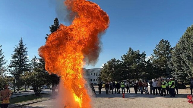 Erzincan'da itfaiye yangın güvenliği eğitimi verdi