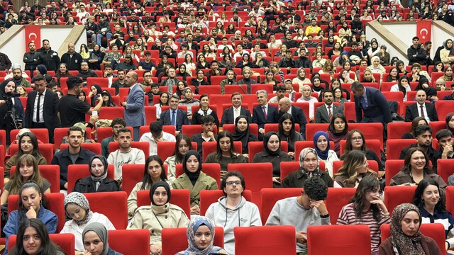 Erzincan'da üniversite öğrencilerine 869 iş imkanı