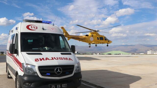 Erzurum'da ambulans helikopter kalp krizi şüphesiyle havalandı
