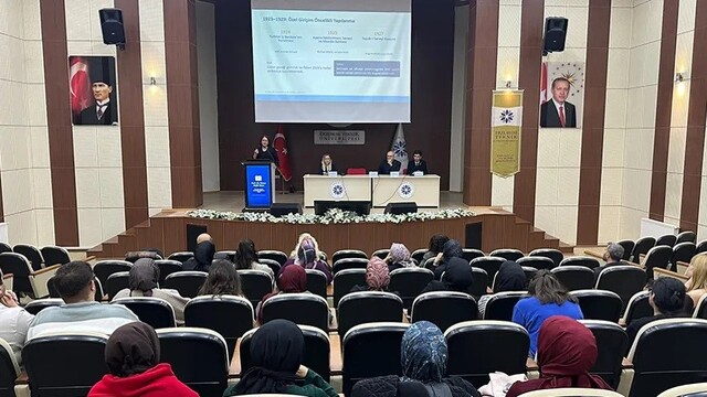 Erzurum'da Cumhuriyet ve kalkınma paneli gerçekleştirildi