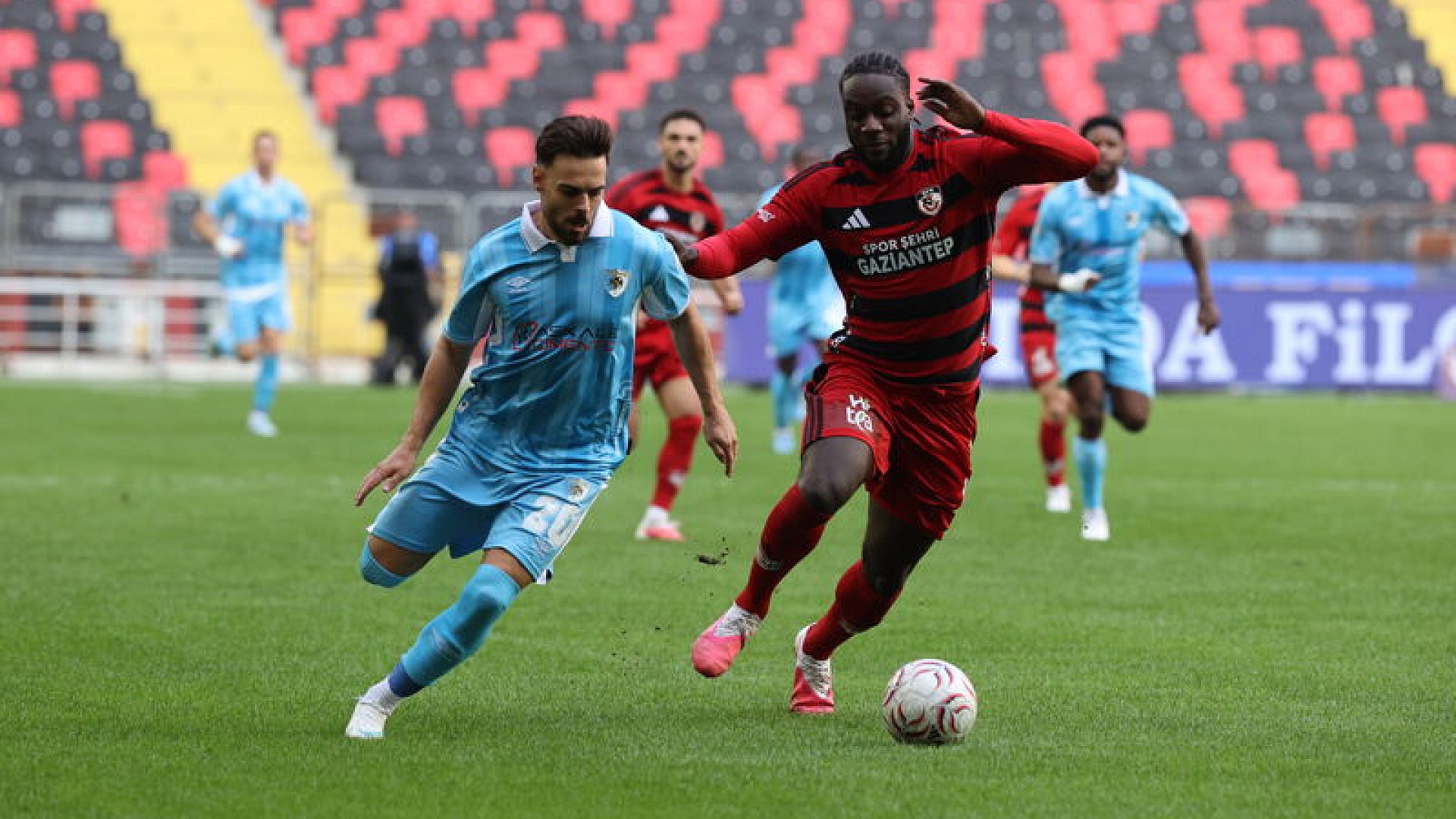 Erzurumspor FK, Gaziantep FK'yi 3-1 yenerek galip geldi