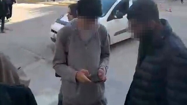 Eskişehir'de gence zorla tespih satan kişi yakalandı