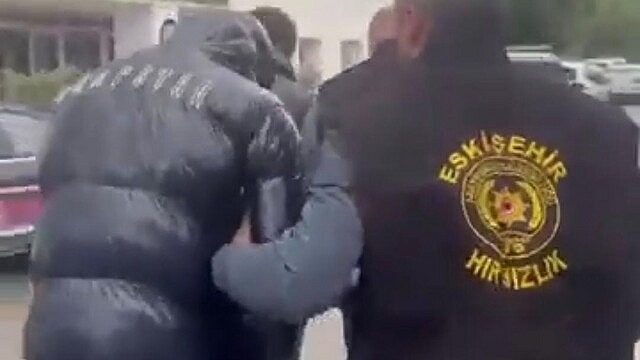 Eskişehir'de işyerlerinden hırsızlık yapan 3 şüpheli yakalandı