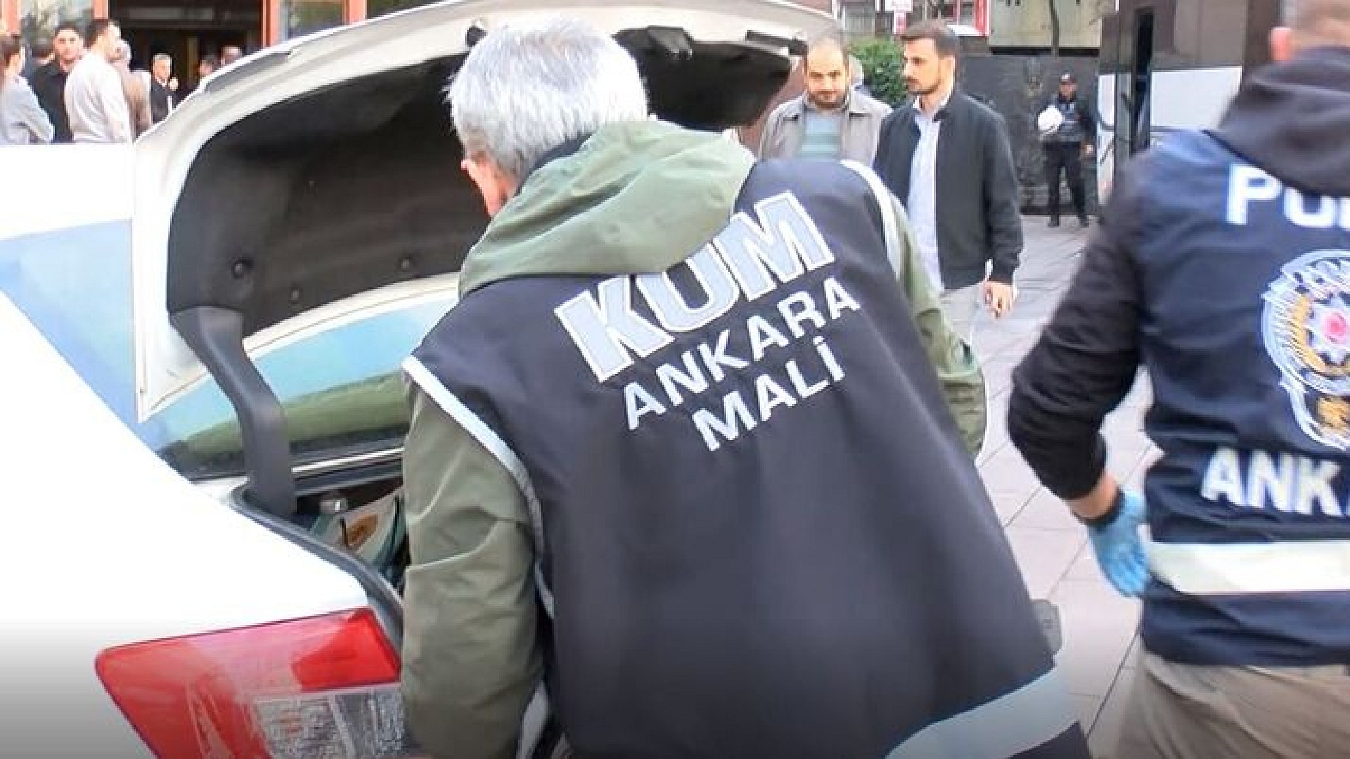 Etimesgut Belediyesi'ne yolsuzlukta 7 tutuklama