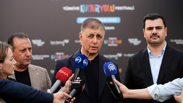 Eyyüp Kadir İnan, İzmir Kültür Yolu Festivali'ni gezdi