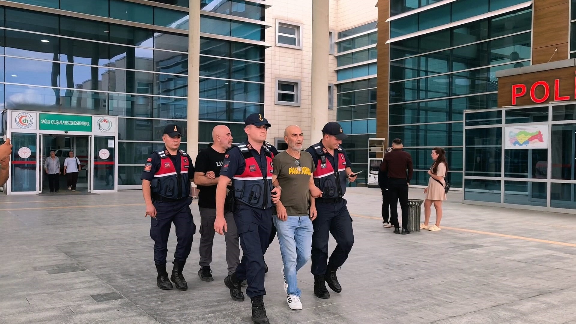 Ezel Akay ve Eren Kazım Akay'ın uyuşturucu testleri pozitif