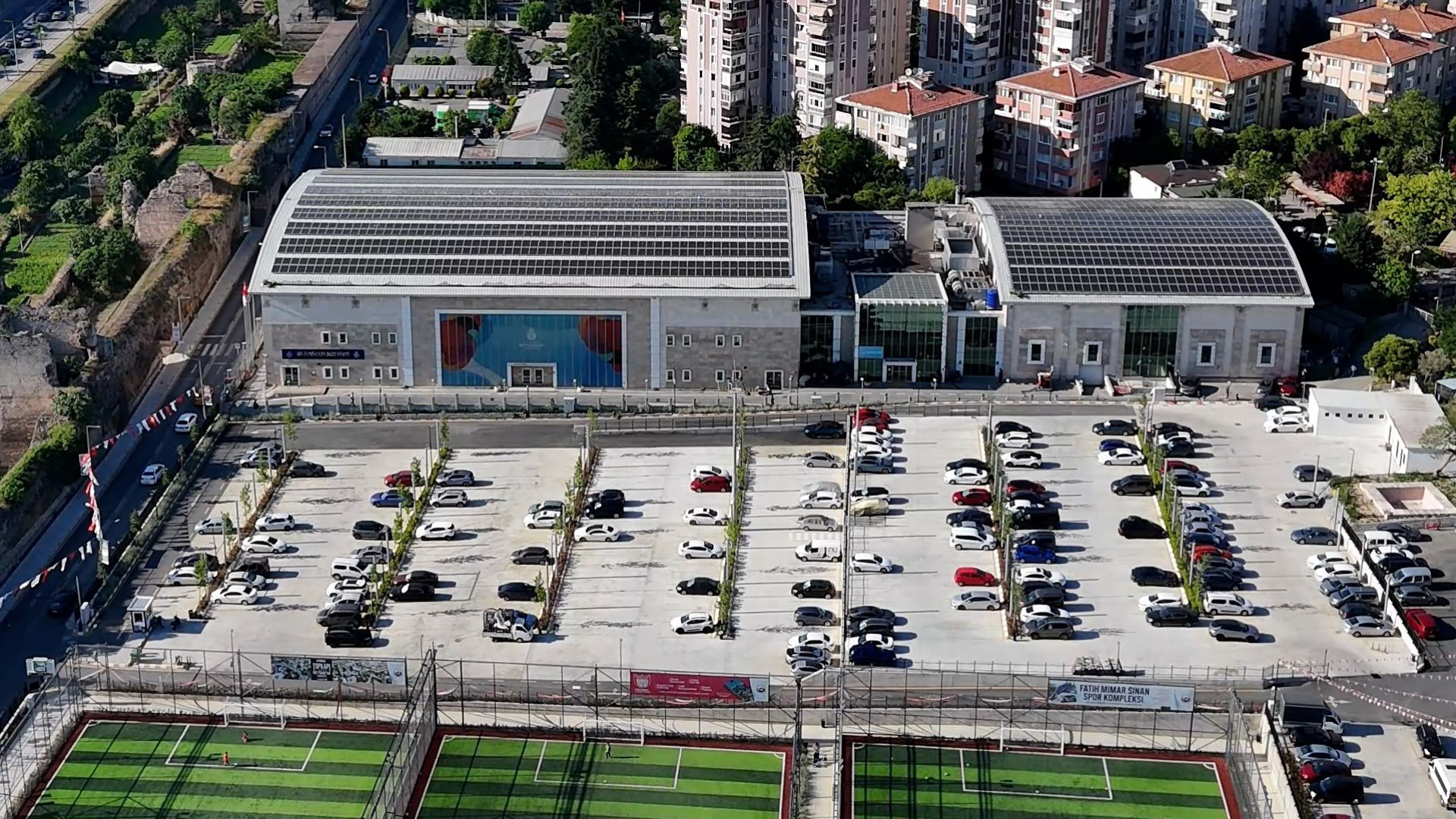 Fatih'te 400 araçlık yeni otopark hizmete girdi