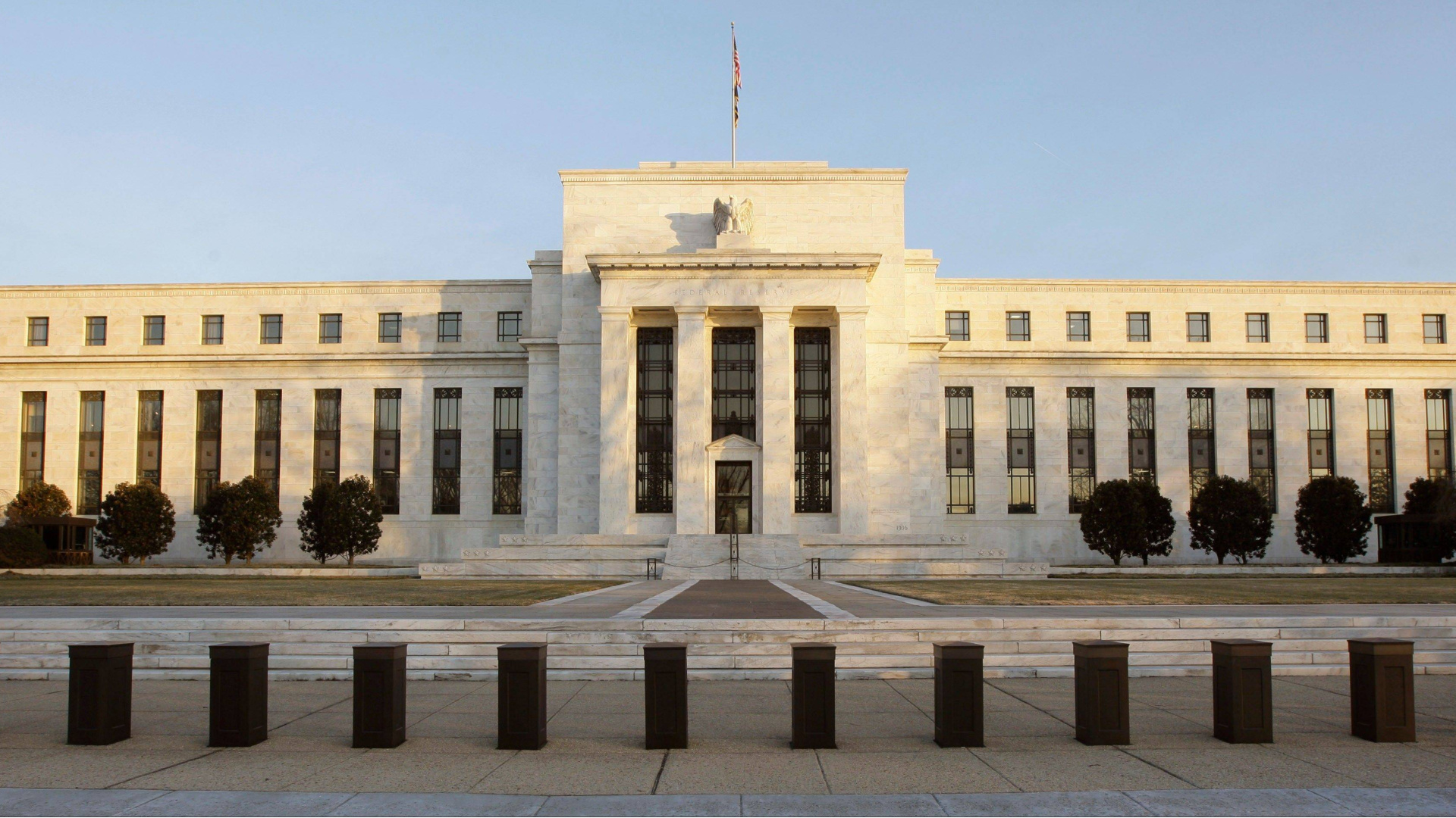 Fed faiz kararını yüzde 3,75-4,00 aralığında korudu