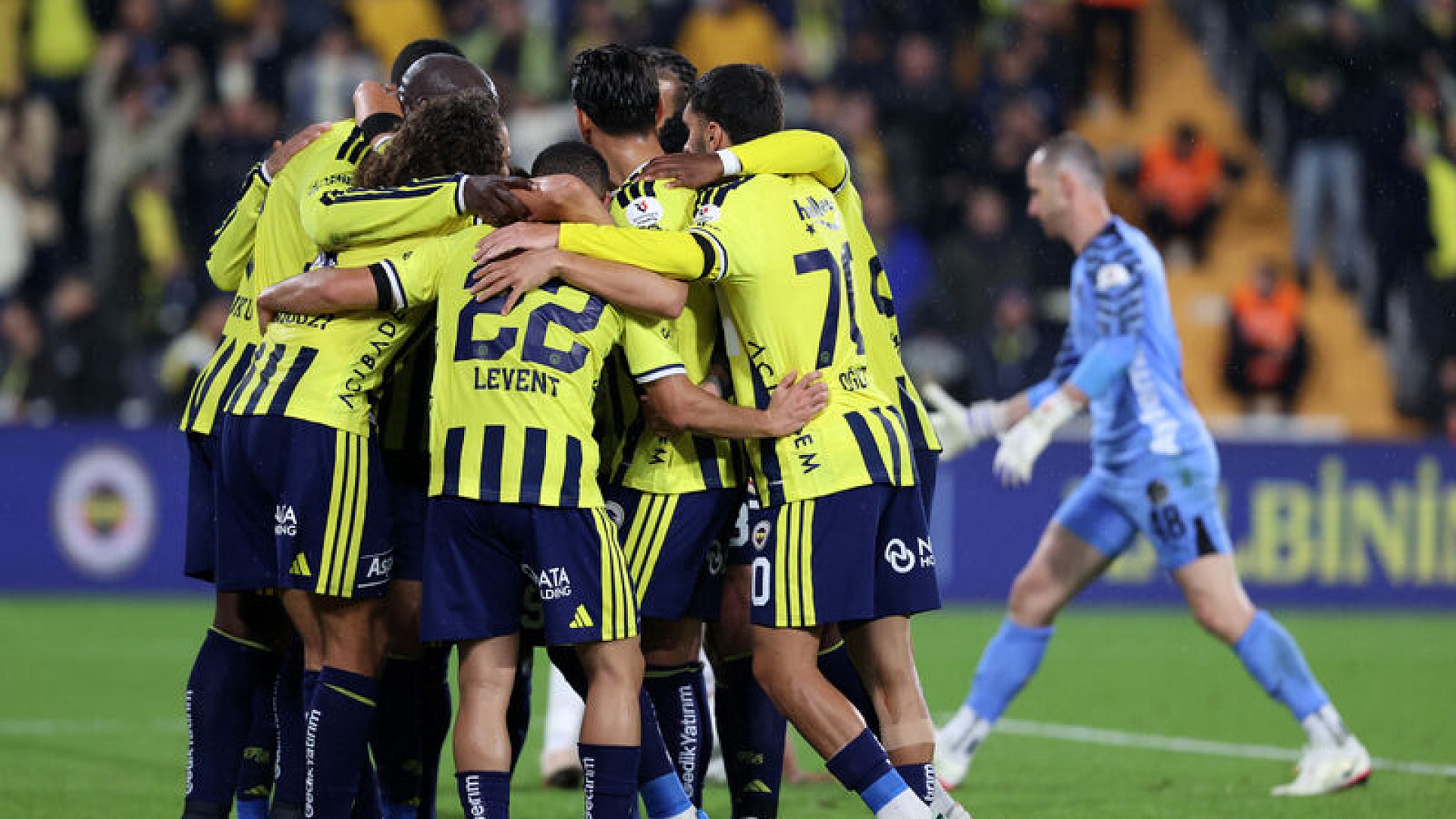 Fenerbahçe, Alanyaspor'u 3-0 yenerek toparlandı