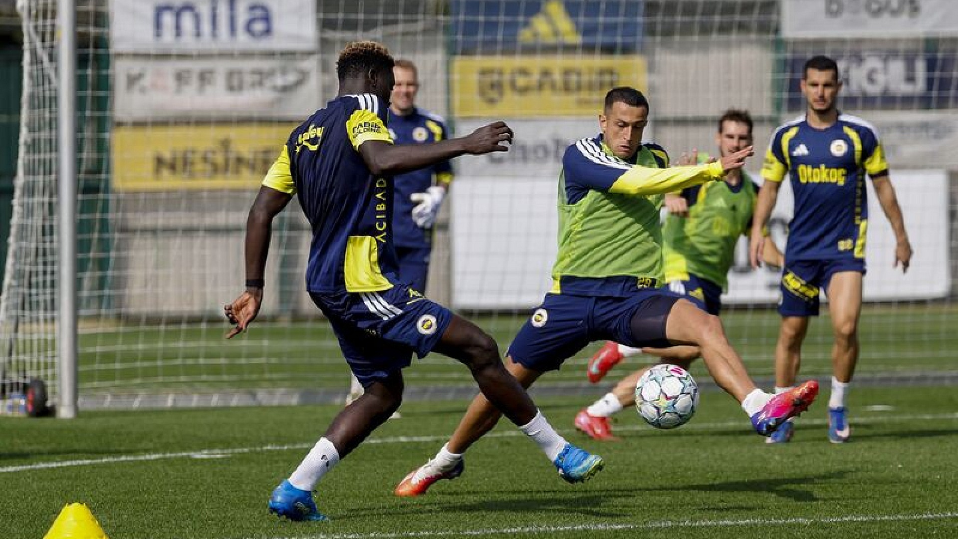 Fenerbahçe, Aston Villa maçı hazırlıklarını sürdürüyor