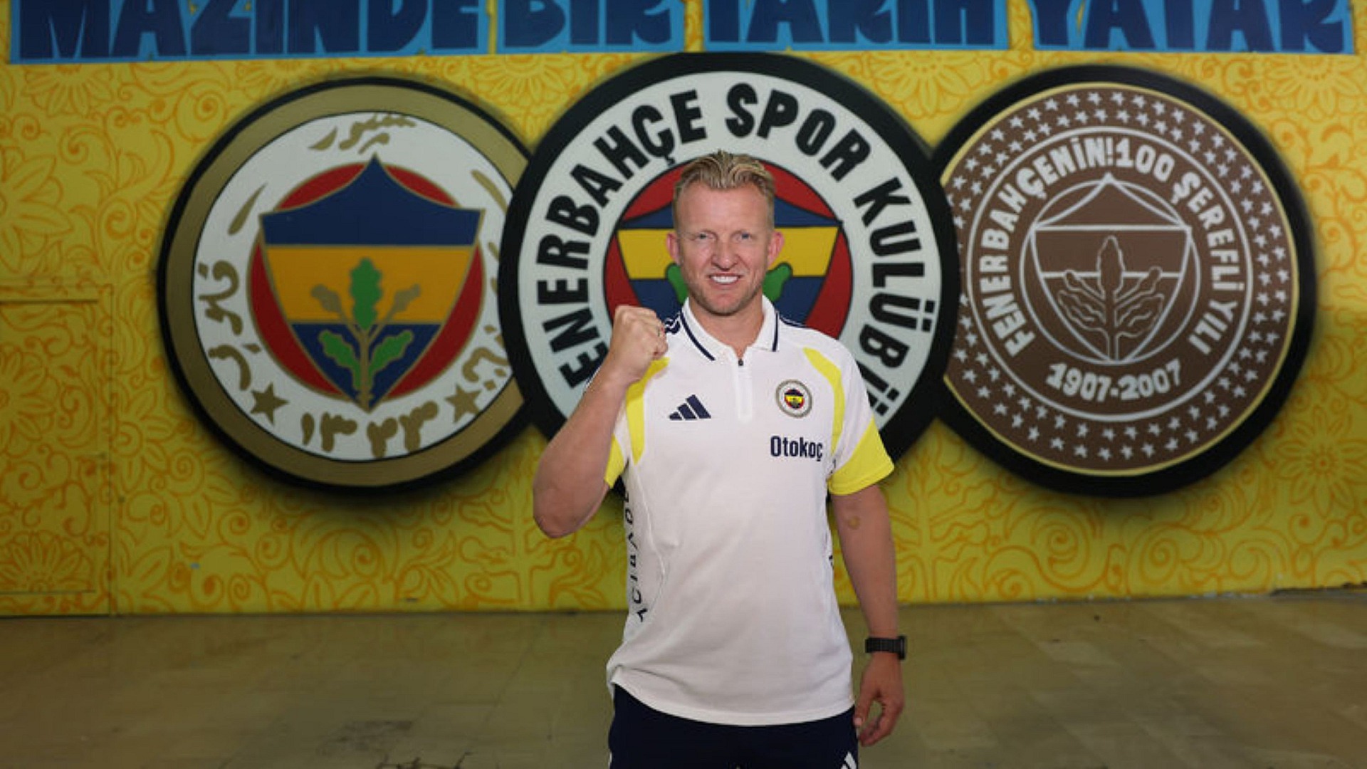 Fenerbahçe'de geçici teknik direktör Dirk Kuyt oldu