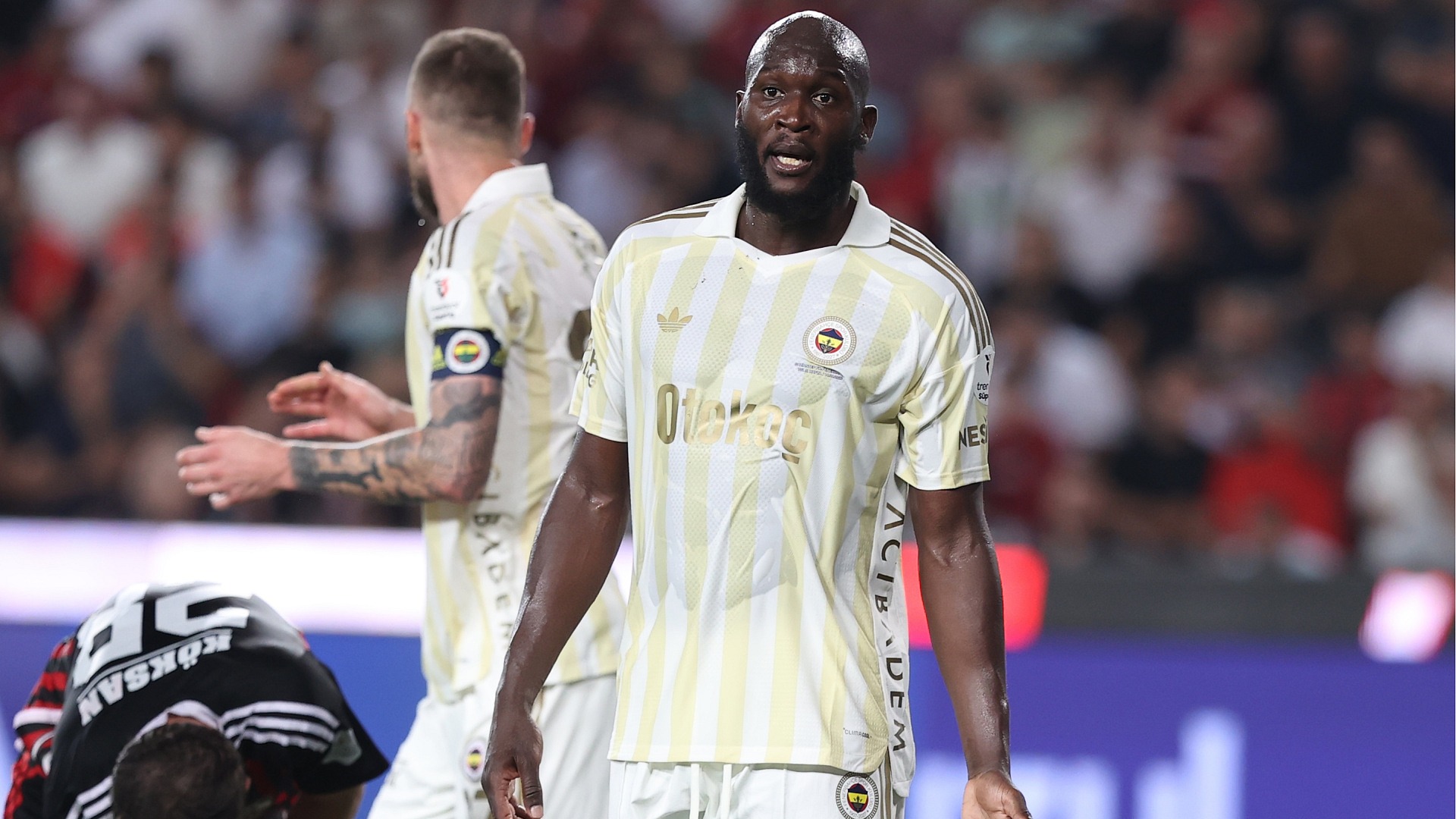Lukaku, Aston Villa maçı öncesi Fenerbahçe'den ayrı kaldı