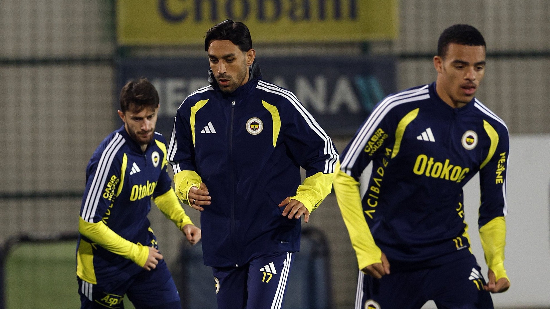 Fenerbahçe, derbi öncesi hazırlıklarını gerçekleştirdi