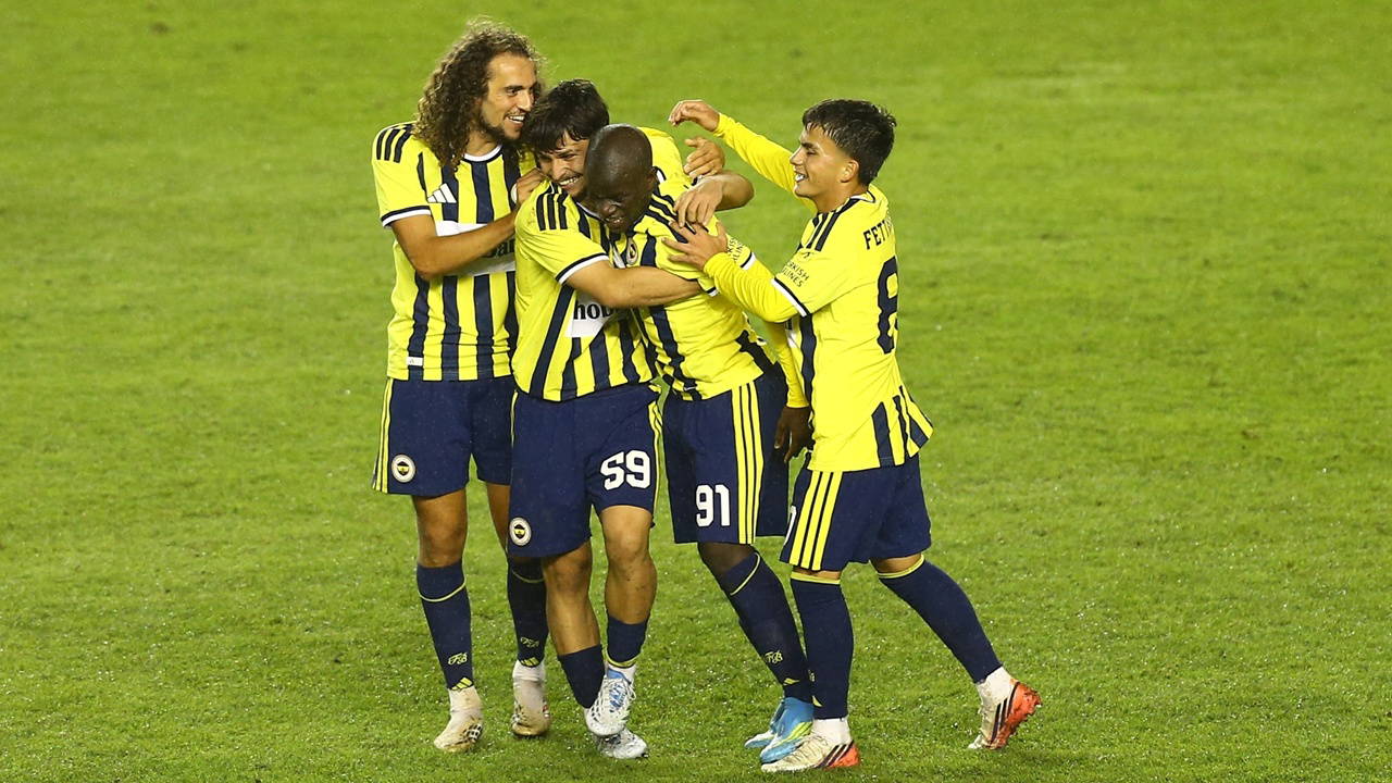 Fenerbahçe, Turan Tovuz'u hazırlık maçında 2-0 mağlup etti