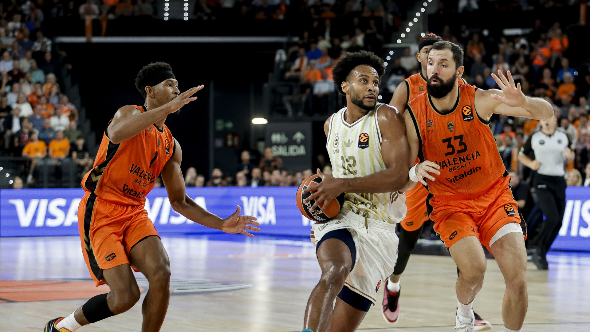 Fenerbahçe, Valencia'da EuroLeague'de mağlup oldu