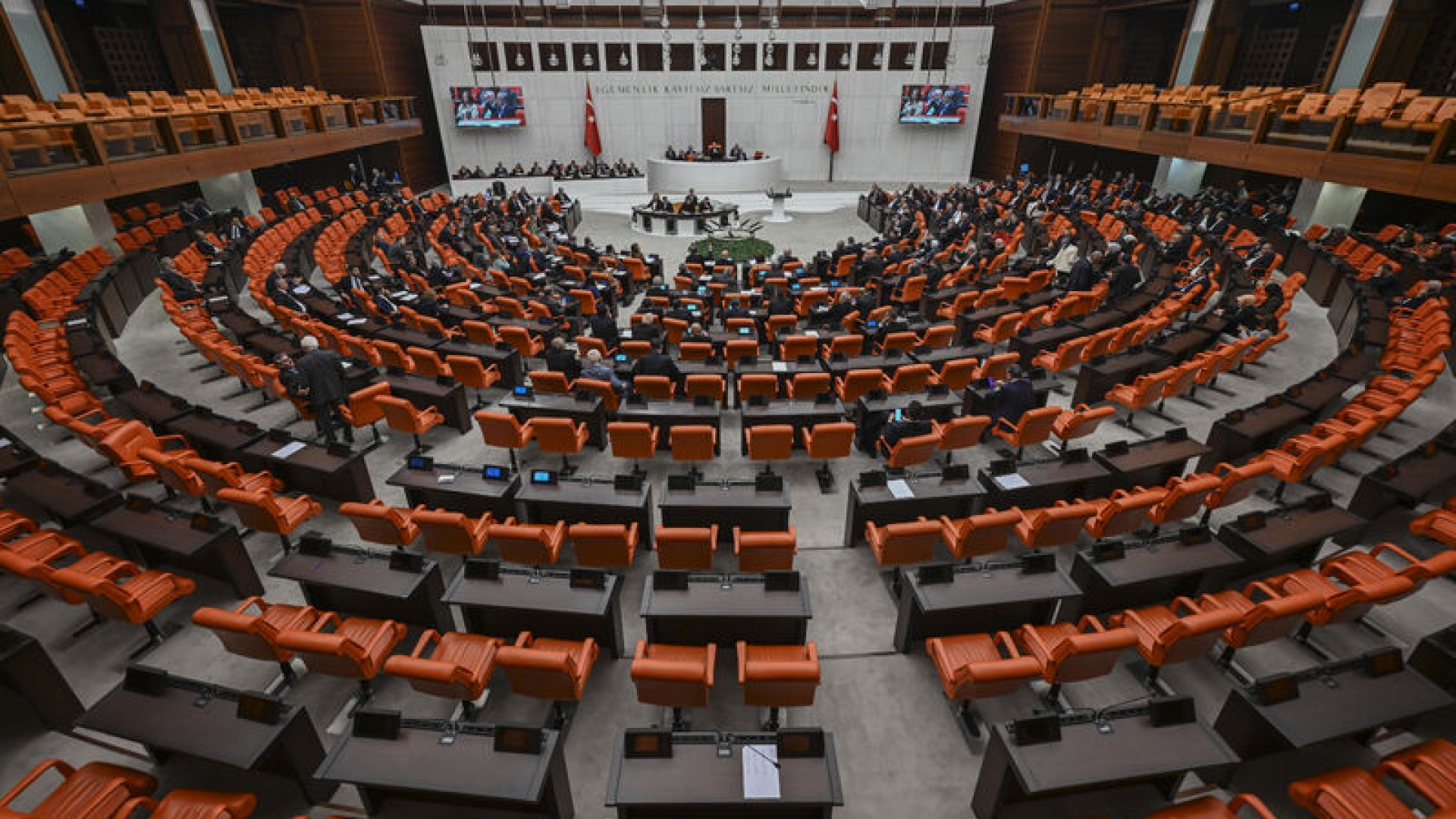 Fon teklifinin üçüncü maddesine ilişkin önerge kabul edildi