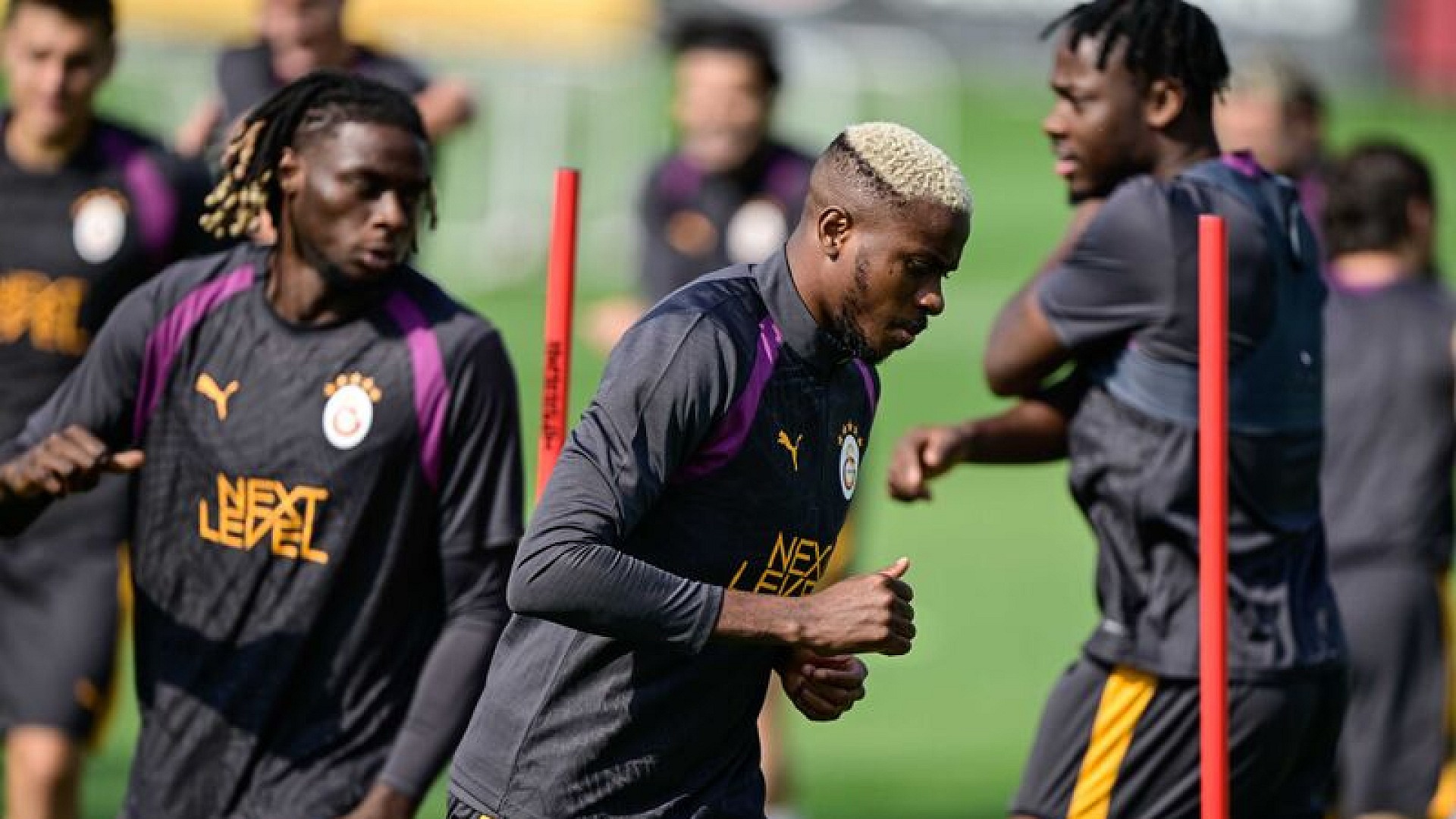 Galatasaray, Barcelona maçı için hazırlıklarını tamamladı