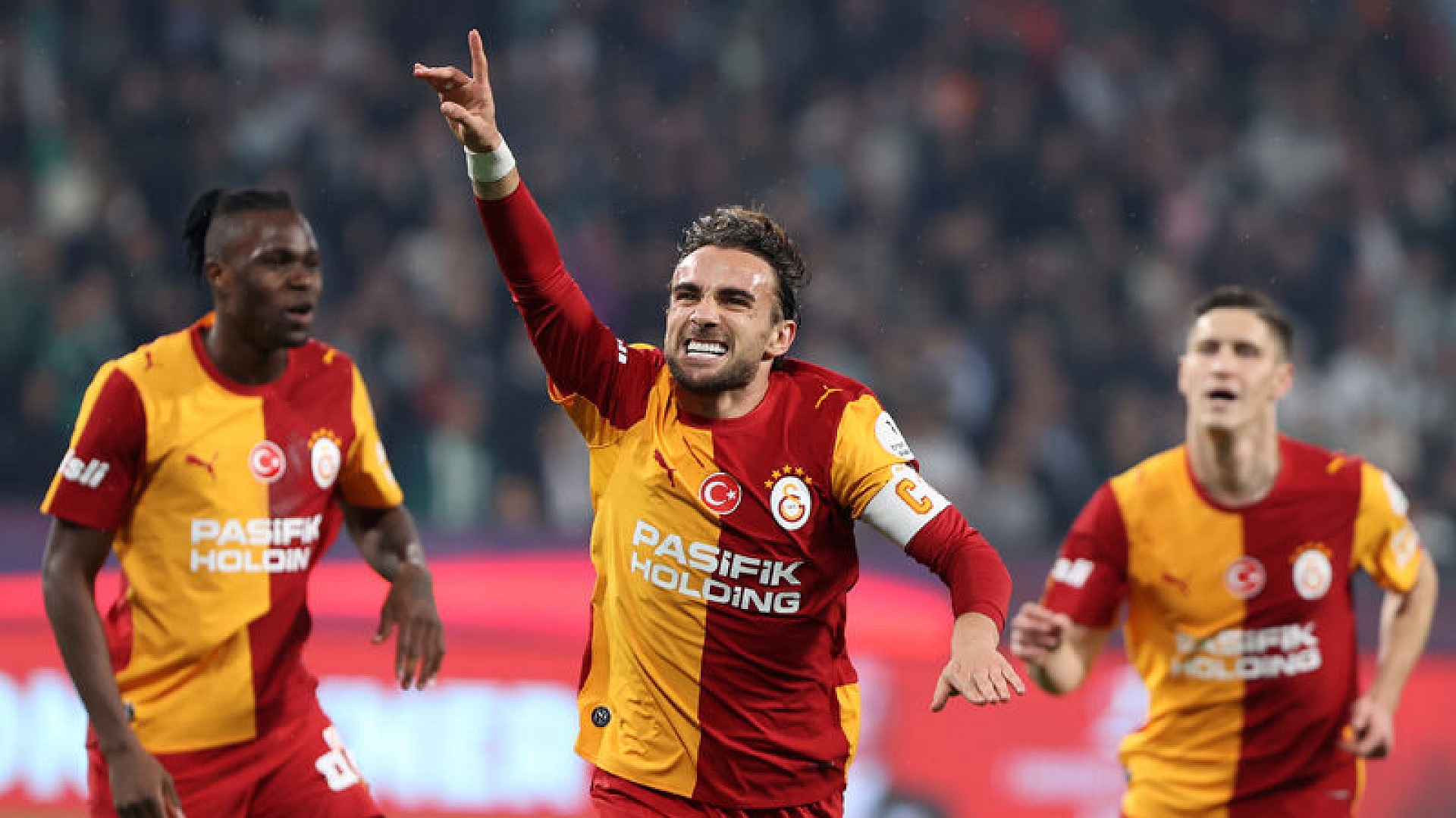 Galatasaray, Konyaspor'u 4-0 ile geçti