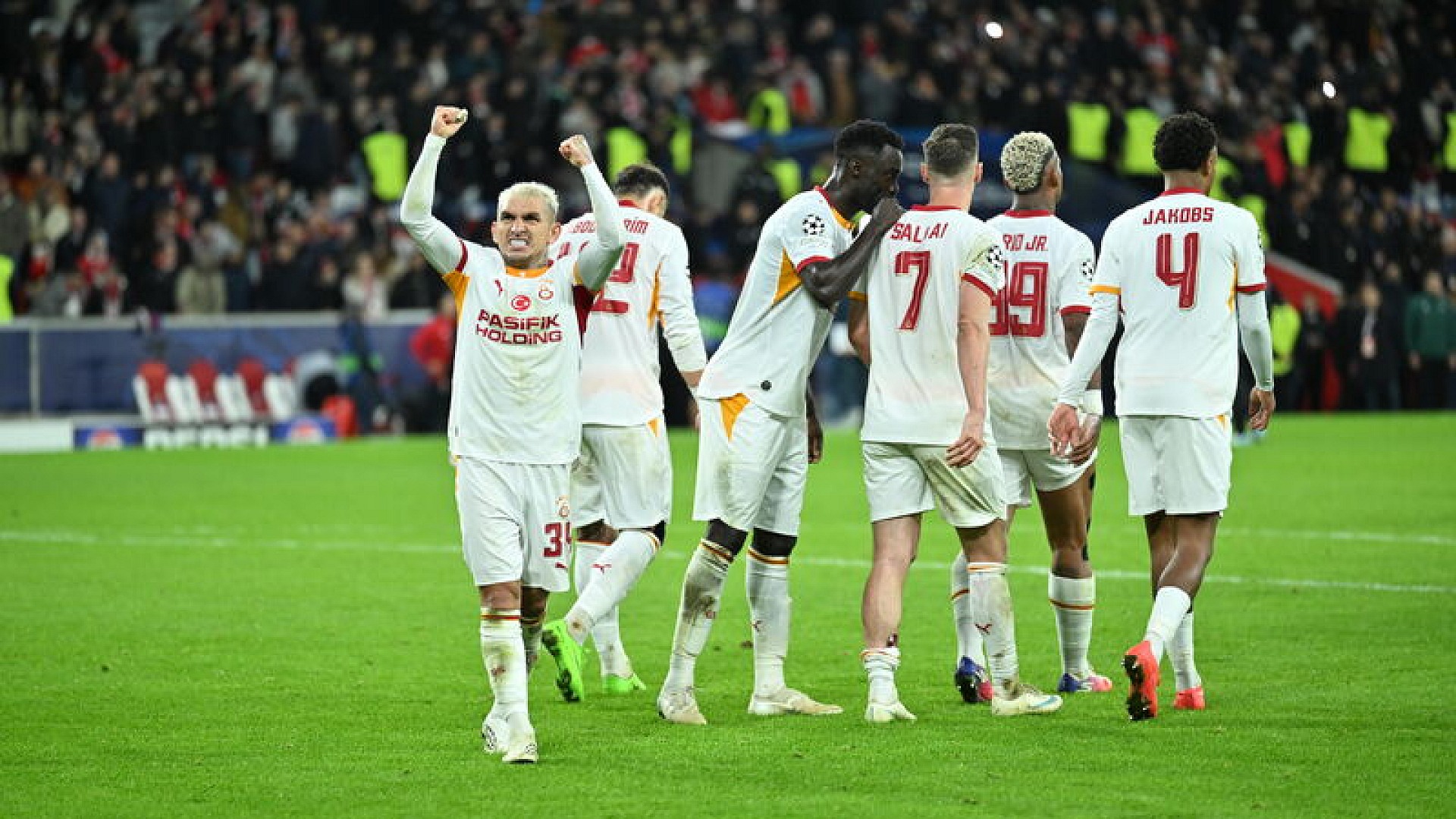 Galatasaray, Lille'i 4-2 yenerek UEFA'daki ilk puanını aldı