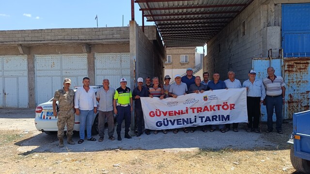 Gaziantep'te jandarma 361 traktör sürücüsüne eğitim verdi