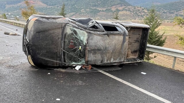 Gaziantep'te otomobilin devrilmesi sonucu 4 kişi yaralandı
