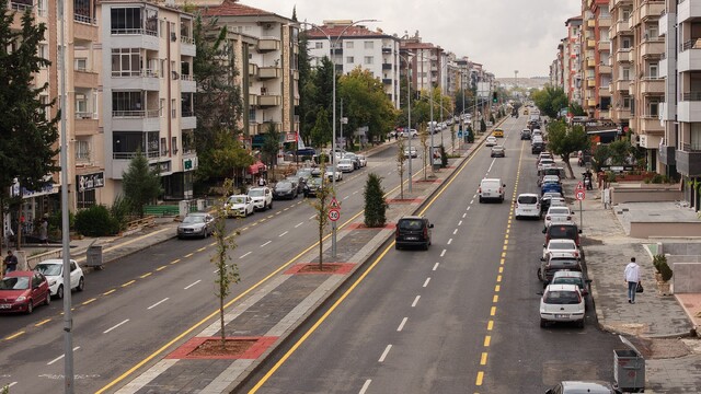 Gaziantep'te Üniversite Bulvarı ve Ordu Caddesi yenilendi