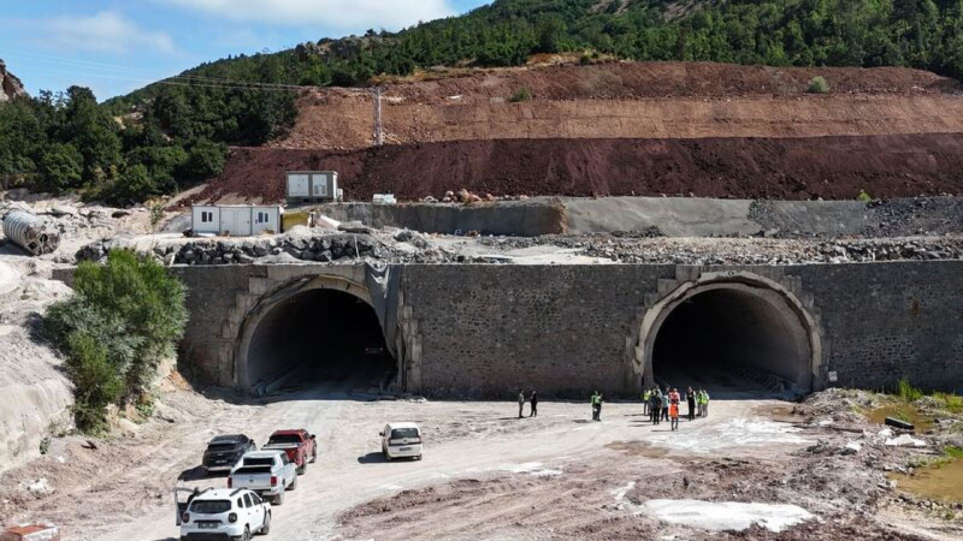 Geminbeli Tüneli kasımda trafiğe açılacak