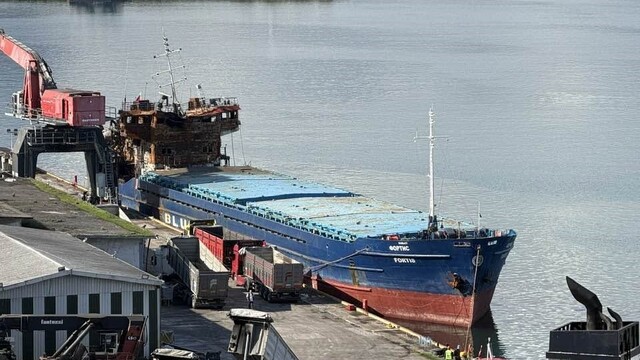 Giresun'da hasarlı gemiden yanık kokusu endişe yarattı