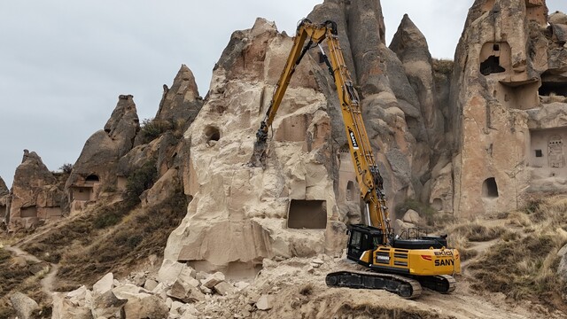 Göreme'de çökme sonrası temizlik çalışmaları başladı