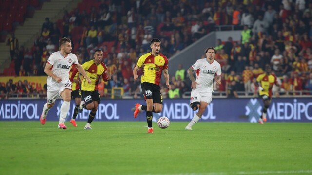 Göztepe, Çorum FK'yı 2-0 ile geçti