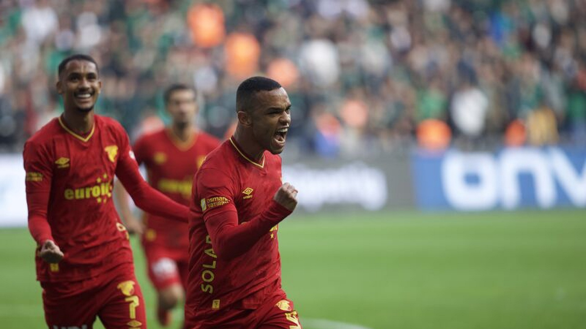 Göztepe, Kocaelispor'u 2-1 yenerek ikinci galibiyetini aldı