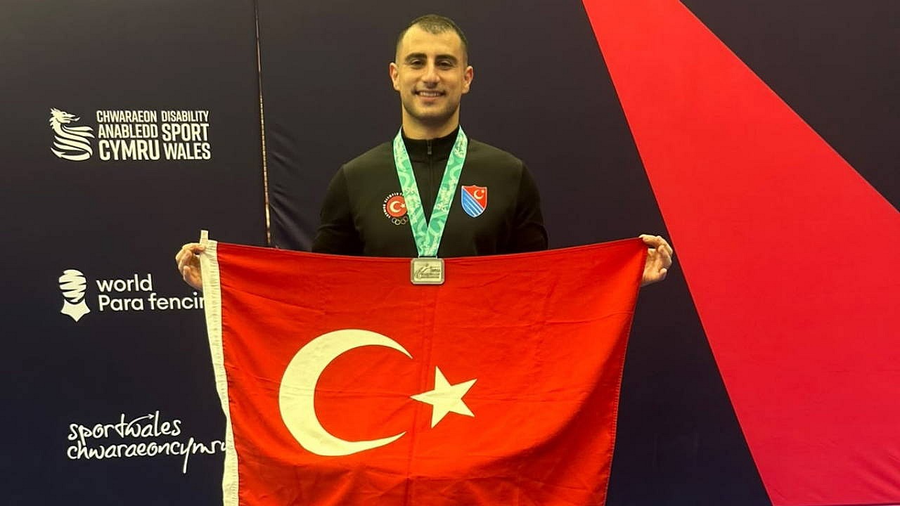 Hakan Akkaya Avrupa Şampiyonası'nda gümüş madalya kazandı
