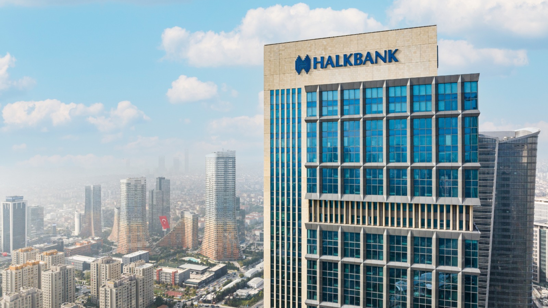 Halkbank, kadın girişimcileri ve KOBİ'leri destekleyen platformu açtı