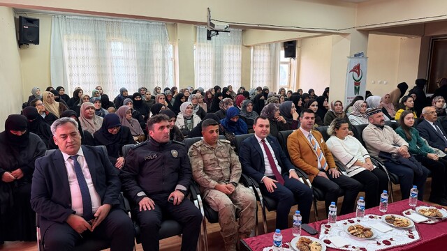 Hasköy'de 'Ailenin Gücü' semineri gerçekleştirildi