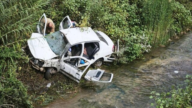 Hatay'da dereye uçan otomobilde 3 kişi yaralandı