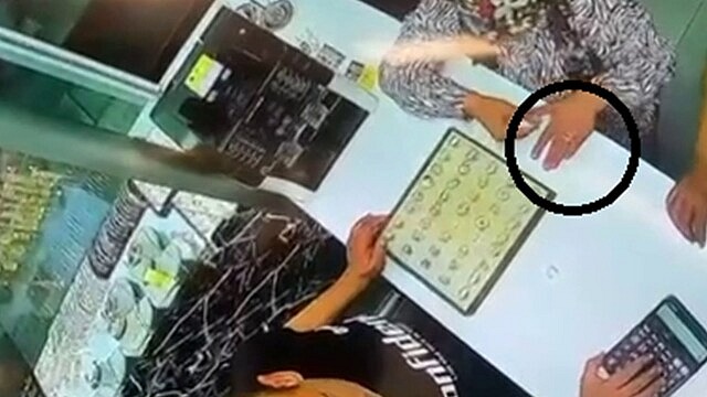 Hatay'da kuyumcudan 100 bin TL'lik yüzük çalan hırsızlar